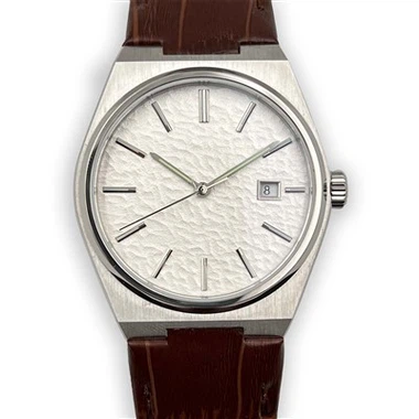 Orologio meccanico multifunzionale
